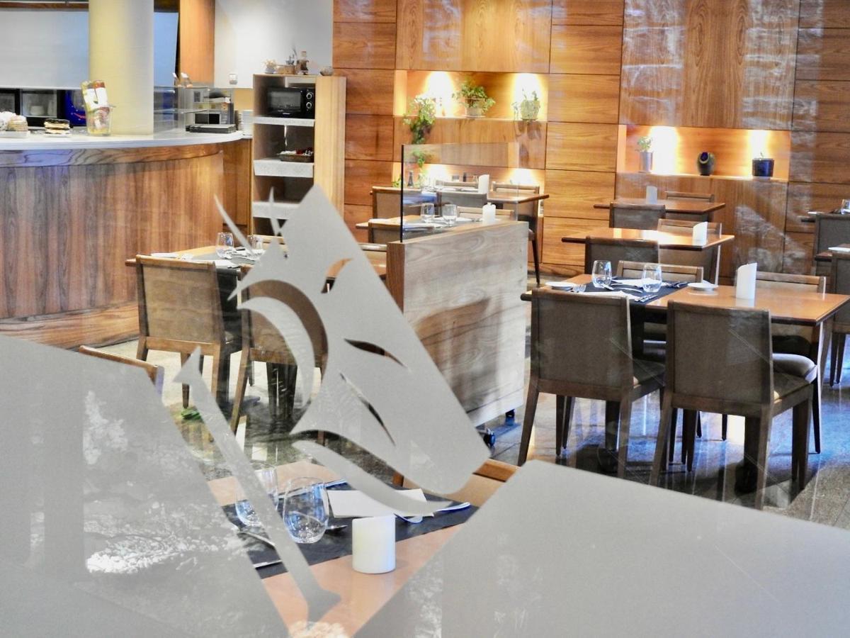 Hotel Riberies Llavorsi Bagian luar foto
