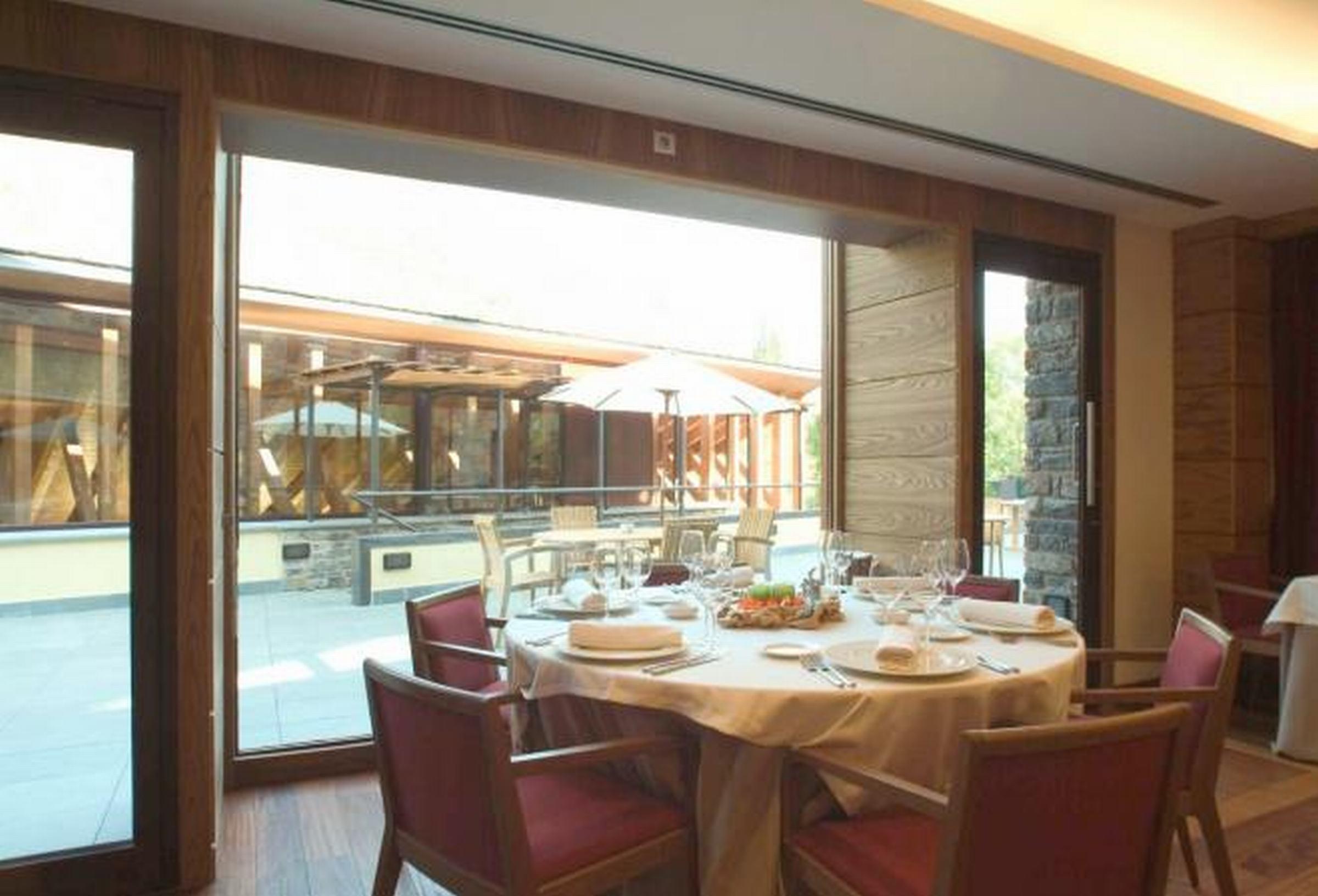 Hotel Riberies Llavorsi Bagian luar foto